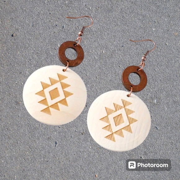 New Wooden Western Style Earrings - Picture 4 of 4